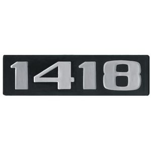 EMBLEMA PLAST C/RELEVO PRATA MB 1418